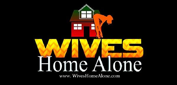  Stay At Home Wifey Masturbates